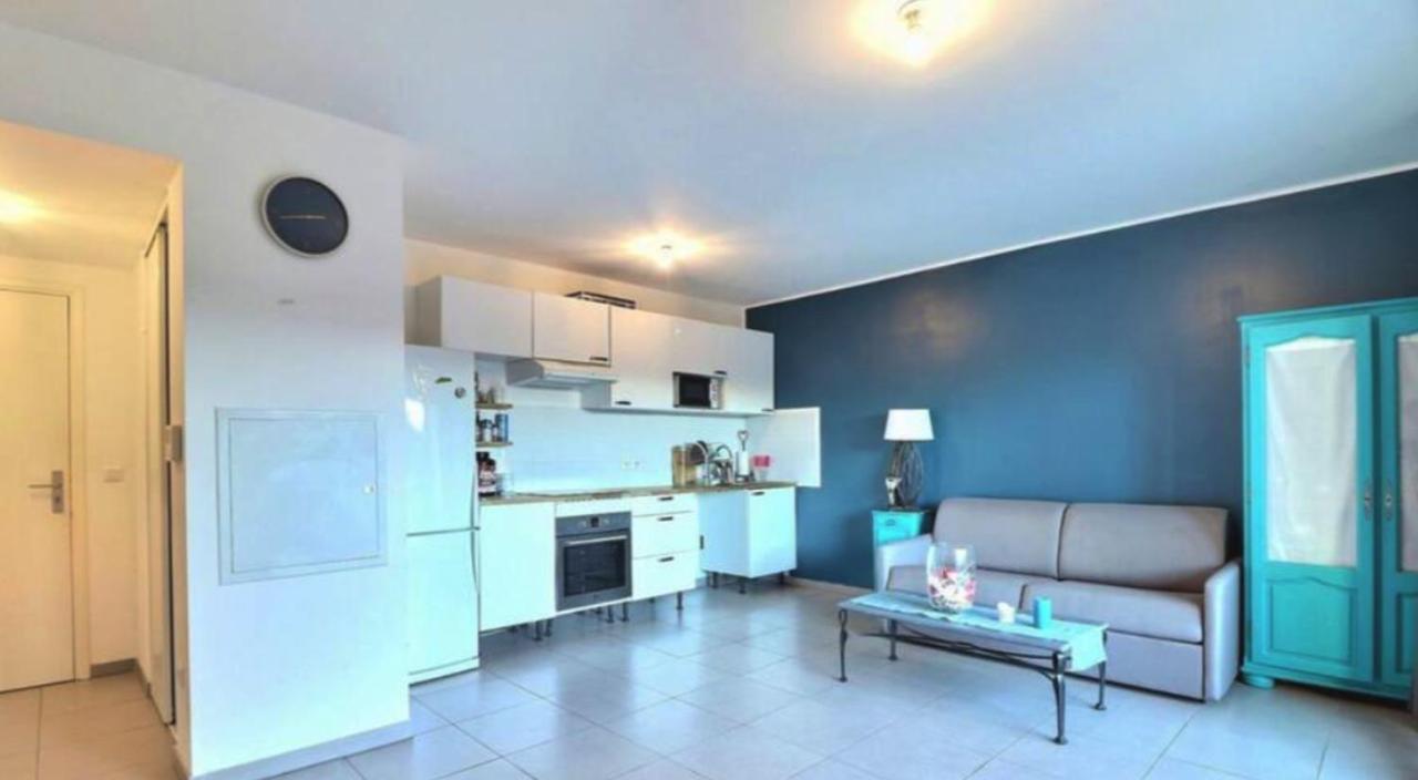 Appartement Spacieux Avec Grande Terrasse Marseille Bagian luar foto