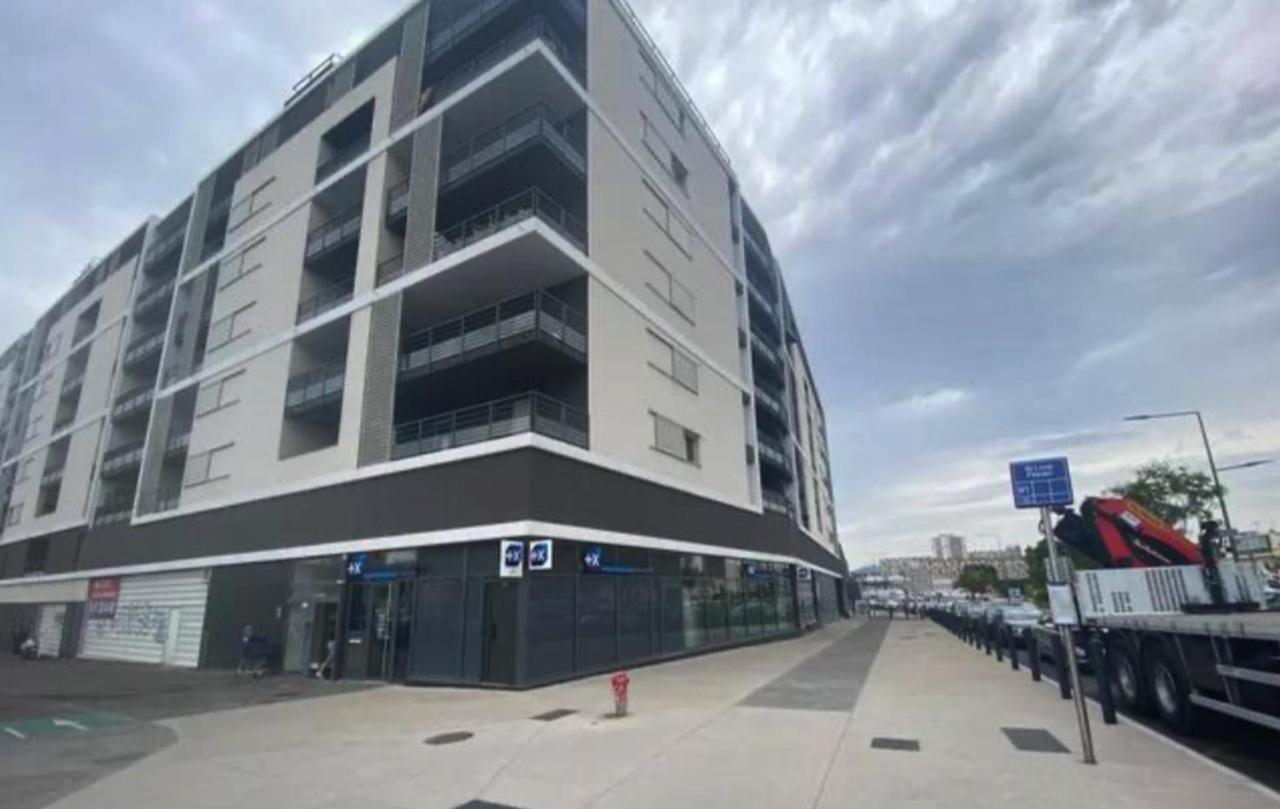 Appartement Spacieux Avec Grande Terrasse Marseille Bagian luar foto